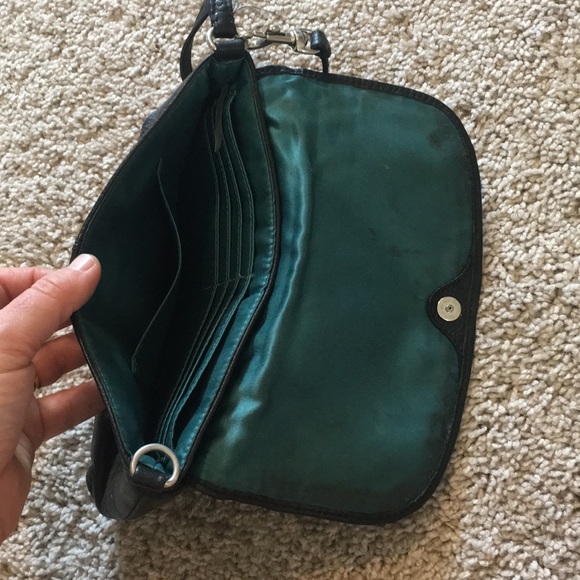 Authentic COACH leather wristlet & 2 dustbags - Picture 6 of 8